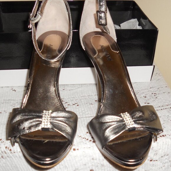 Alfani 7 M Old Silver Sandals High Heels Bow w/ Rhinestone Trim - Picture 4 of 7